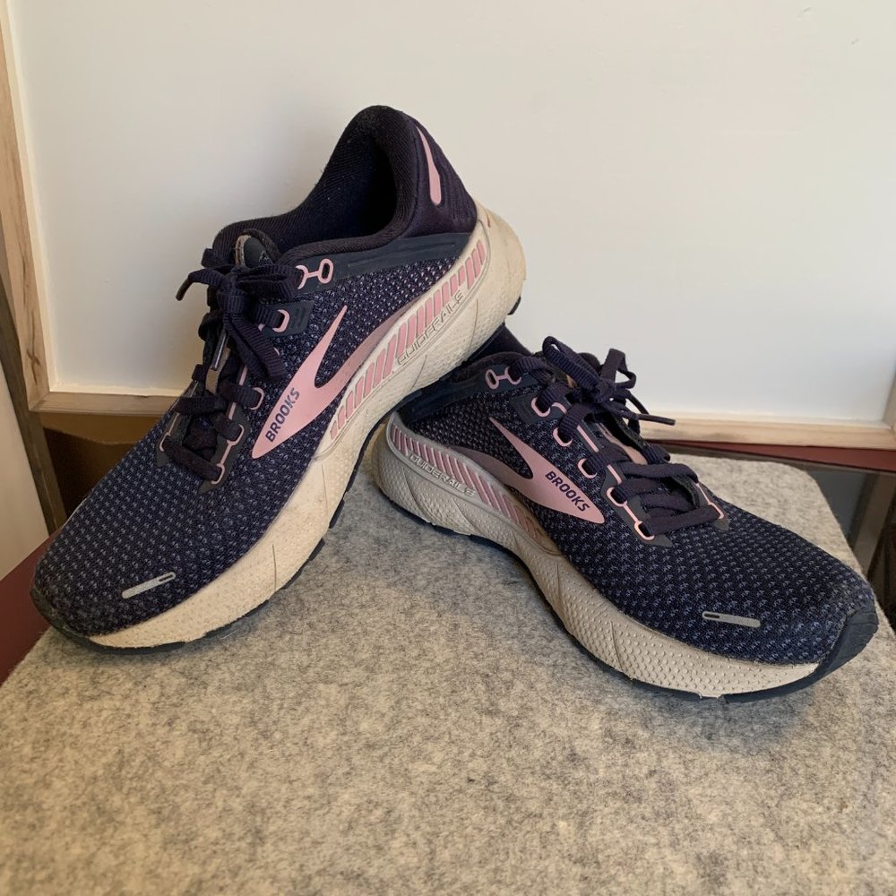 Brooks ADRENALINE GTS 22 Road Running Athletic Shoes, Navy Fuchsia Lilac, size 7